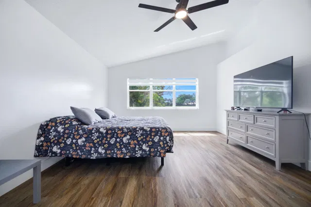  Residence photo 36