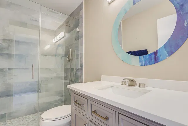 Unit E204 photo 11