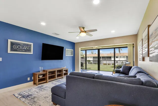 Unit E204 photo 12