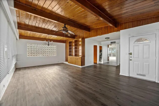 Residence photo 3