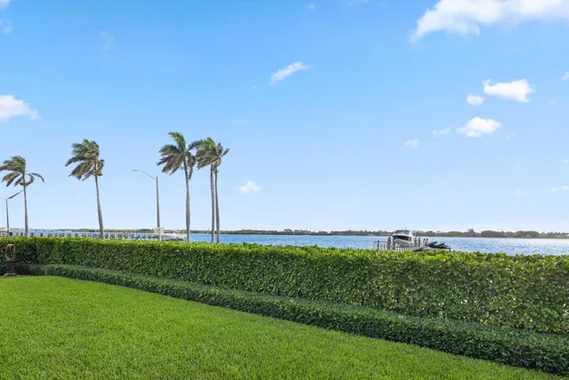 SoSo West Palm Beach Residence photo 3