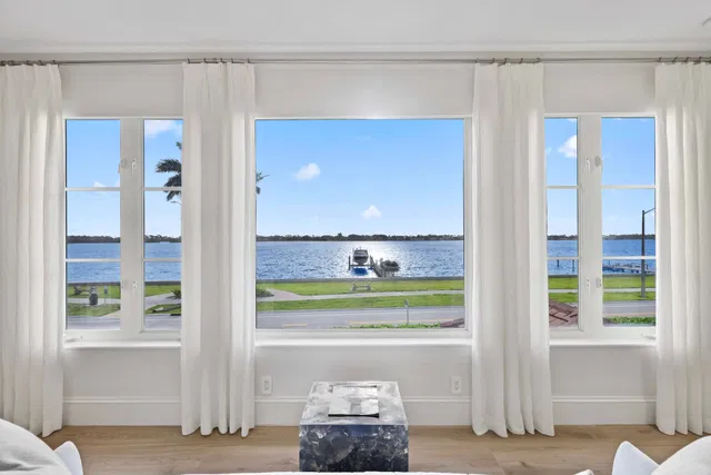 SoSo West Palm Beach Residence photo 21