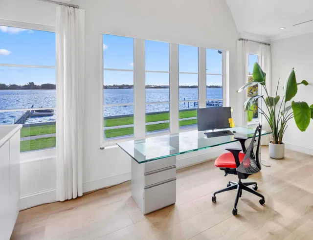 SoSo West Palm Beach Residence photo 27