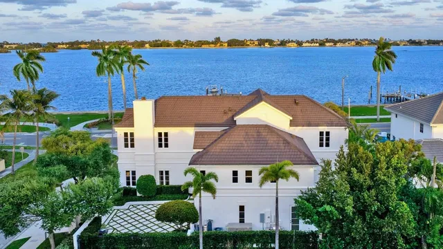 SoSo West Palm Beach Residence photo 35