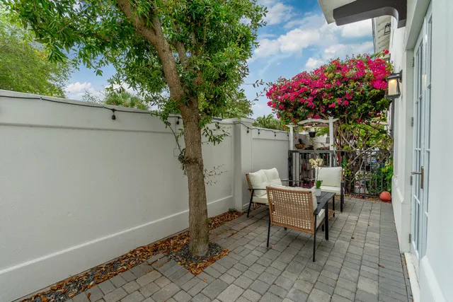 Palm Trail Delray Beach Residence photo 12