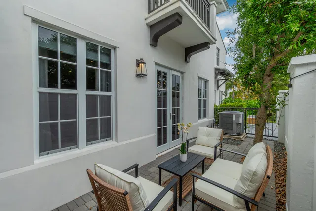 Palm Trail Delray Beach Residence photo 14