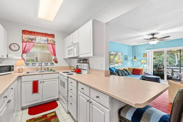 Unit 204a photo 3