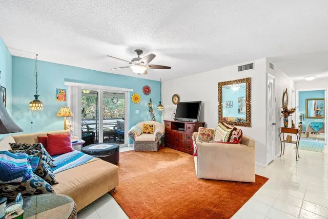 Unit 204a photo 4