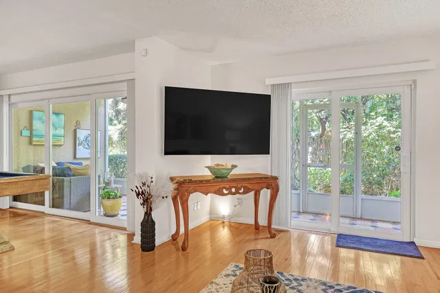 Singer Island Unit 104 photo 4