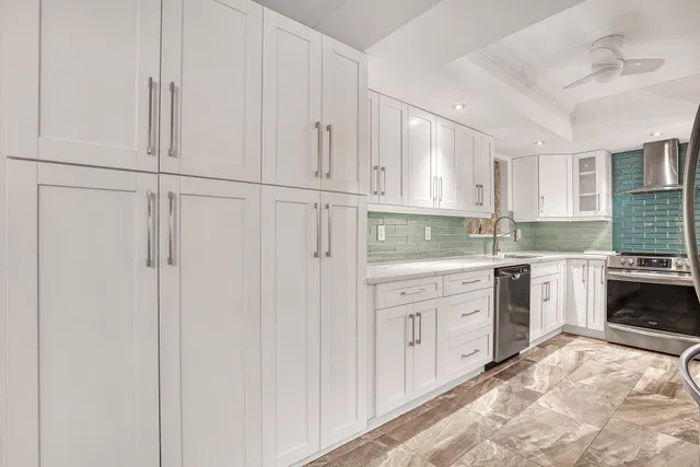 Singer Island Unit 104 photo 6