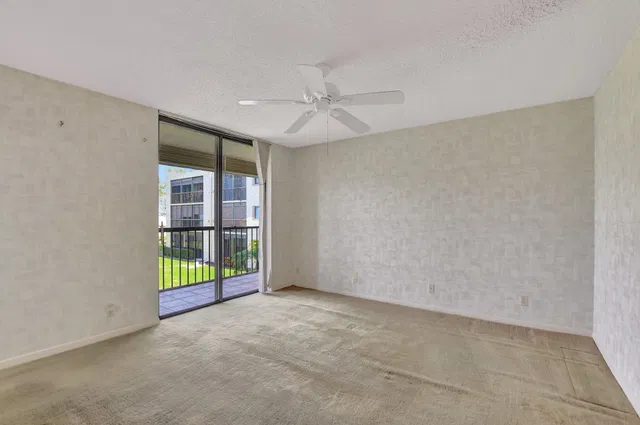 Unit 208 photo 14