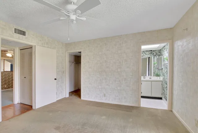 Unit 208 photo 16