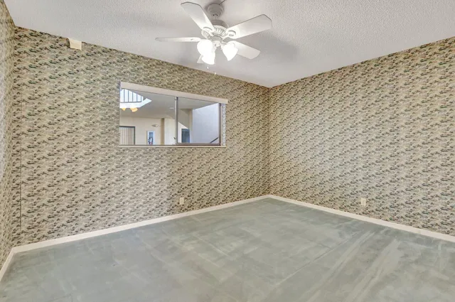 Unit 208 photo 18