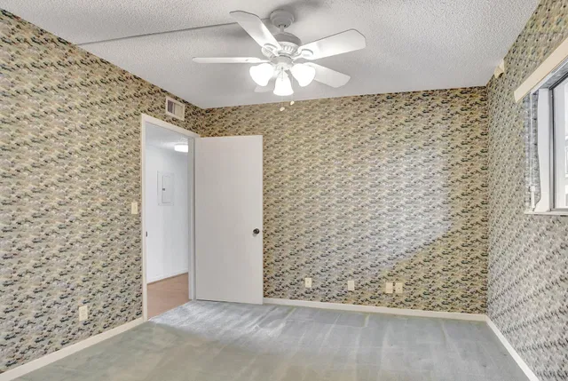 Unit 208 photo 19