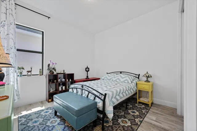 Residence photo 20