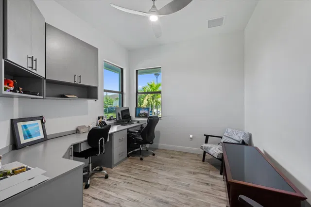 Residence photo 22