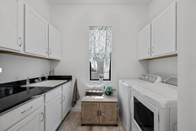 Residence photo 23