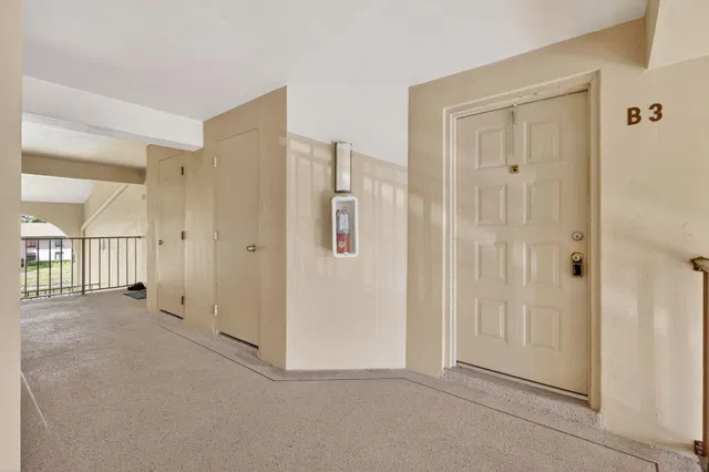 Unit B3 photo 4