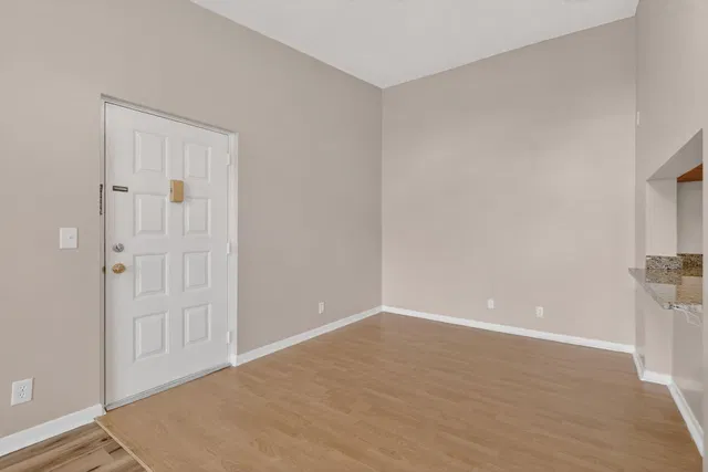 Unit B3 photo 8