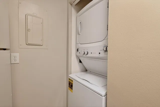 Unit B3 photo 18