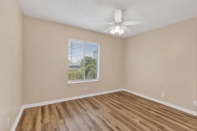 Unit B3 photo 22