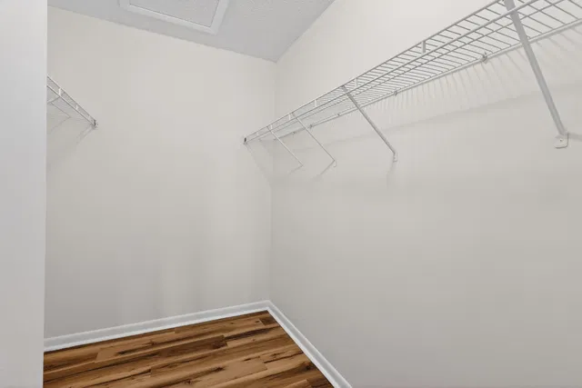 Unit B3 photo 27