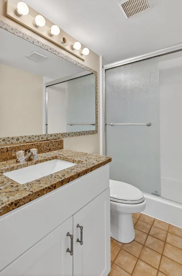 Unit B3 photo 29