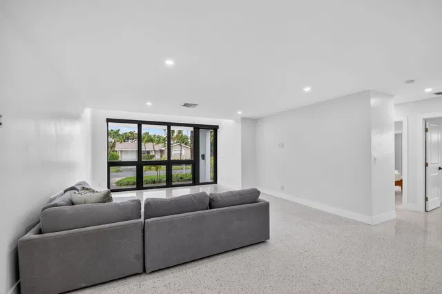 Village of North Palm Beach Residence photo 11