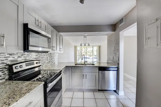 Boca Raton Unit 2050 photo 18