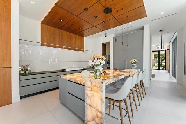 Admirals Cove Residence photo 26