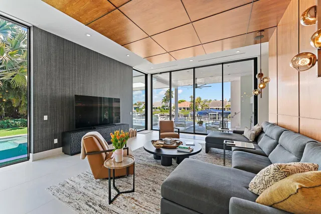Admirals Cove Residence photo 29