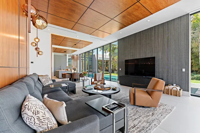 Admirals Cove Residence photo 30
