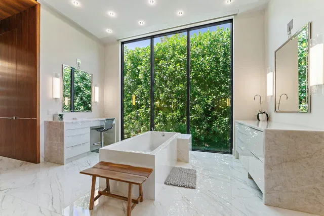 Admirals Cove Residence photo 46
