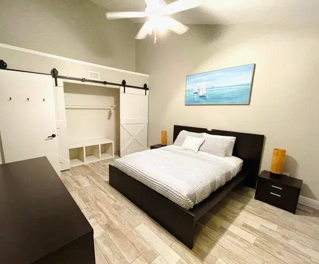 Residence photo 12