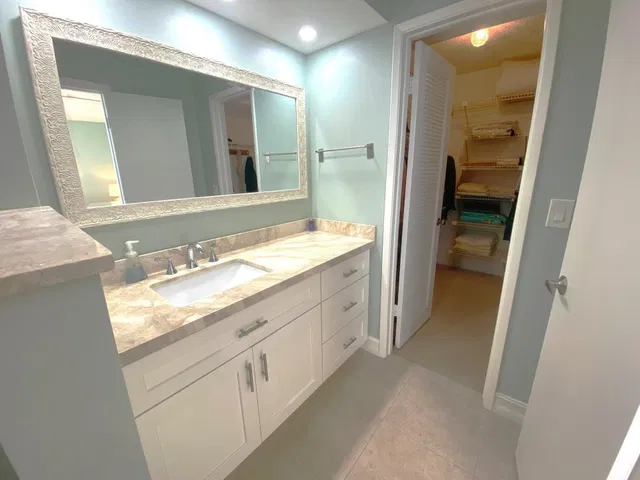 Unit 4207 photo 22