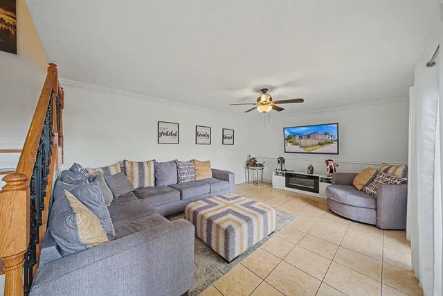  Residence photo 4