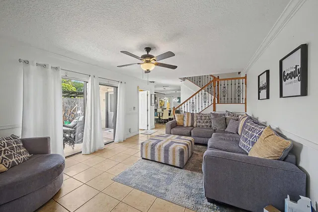  Residence photo 5