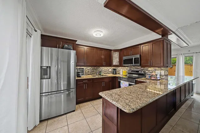  Residence photo 8
