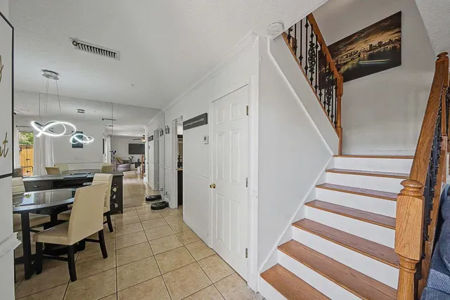  Residence photo 17
