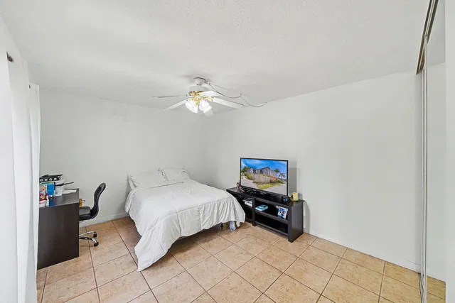  Residence photo 24