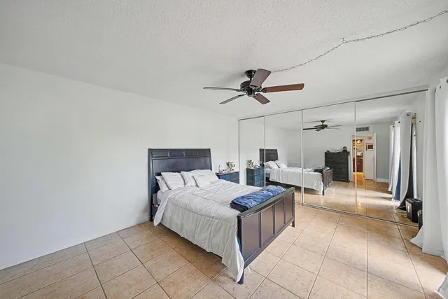  Residence photo 30