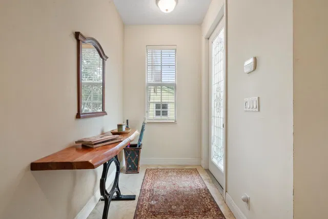 Residence photo 3