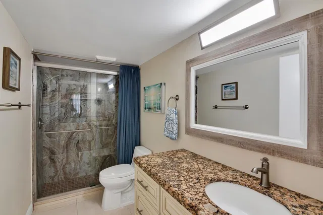 Unit 102 photo 16