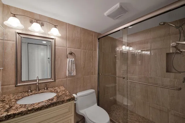 Unit 102 photo 19