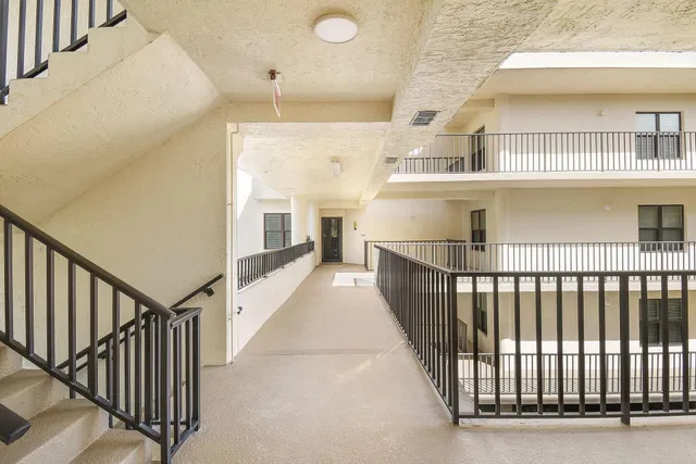 Unit 316 photo 3