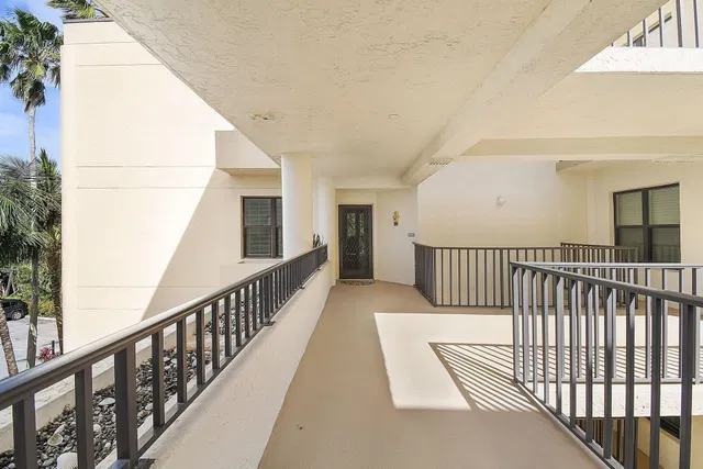 Unit 316 photo 5