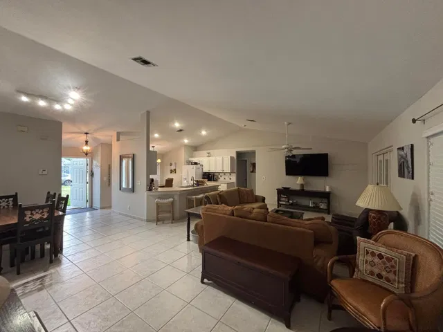  Residence photo 10