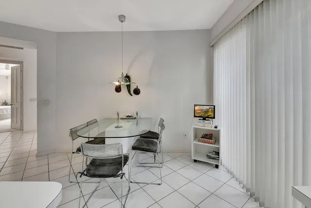  Residence photo 14