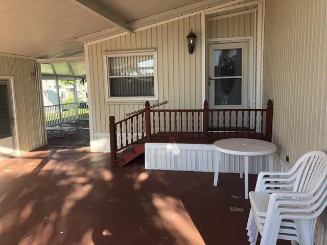 Residence photo 2