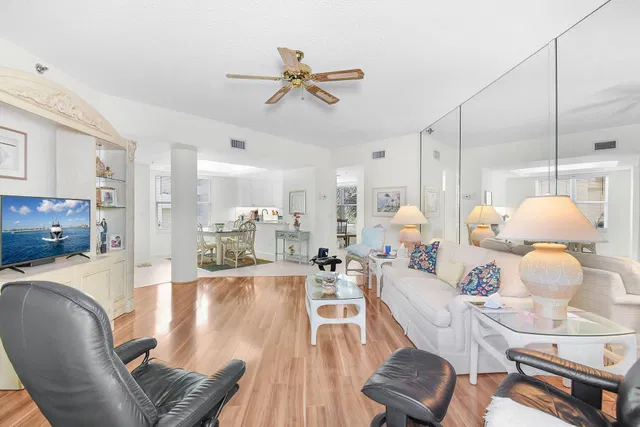 Unit 316 photo 11